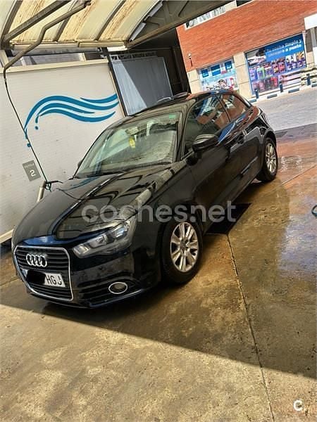 Usado Audi A1 Attraction 90 CV (66 kW) 2011 Negro Berlina