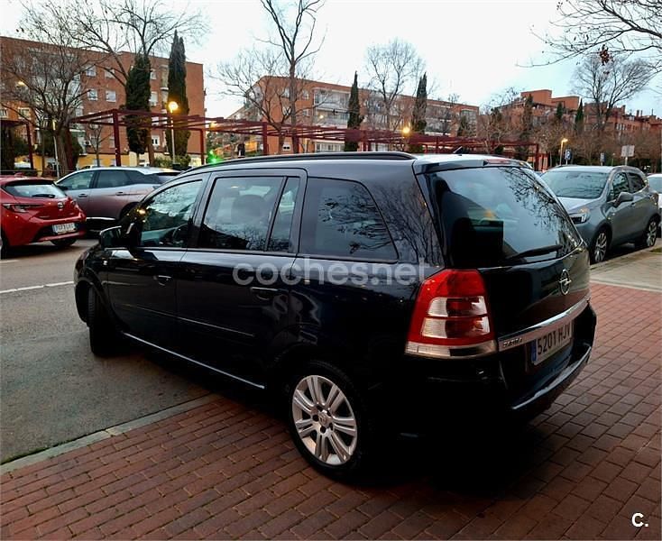 Usado Opel Zafira Enjoy Plus 125 CV (91 kW) 2012 Negro Monovolumen
