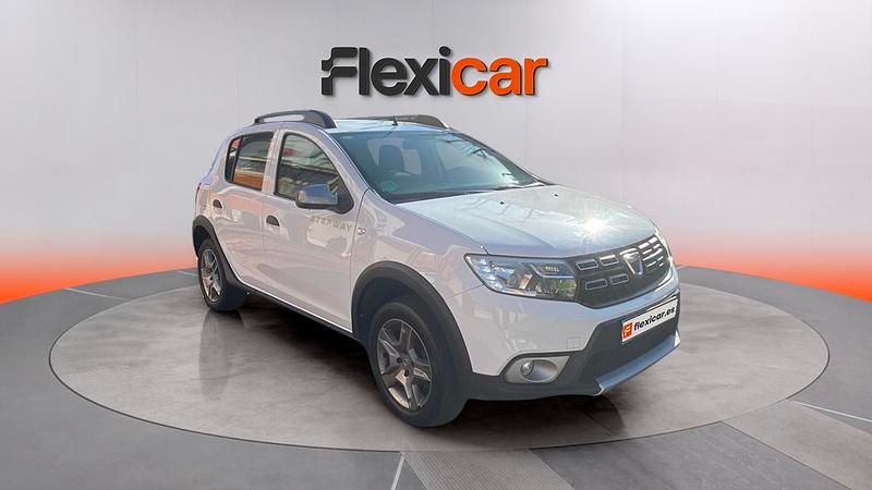 Usado Dacia Sandero Lauréate 90 CV (66 kW) 2018 Blanco Utilitario
