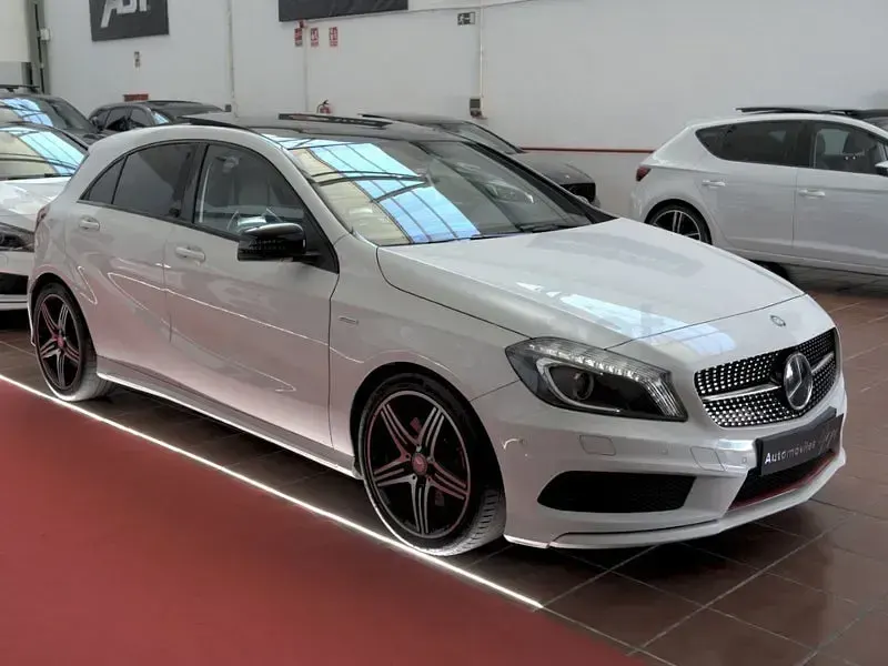 Usado Mercedes A250 AMG line 211 CV (155 kW) 2014 Blanco Utilitario