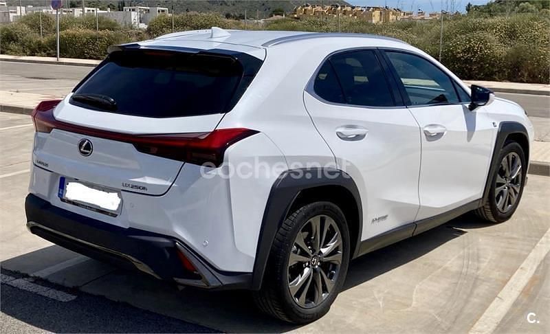 Usado Lexus UX Sport Line 184 CV (135 kW) 2020 Blanco SUV