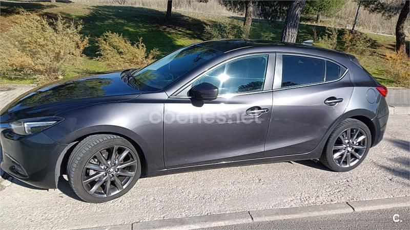 Gris / plata Usado 2018 Mazda 3 Edition Berlina | 14.300 € (Buen precio) - Imagen 1/4