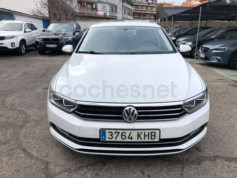 Usado VW Passat Sportline 150 CV (110 kW) 2018 Blanco Berlina