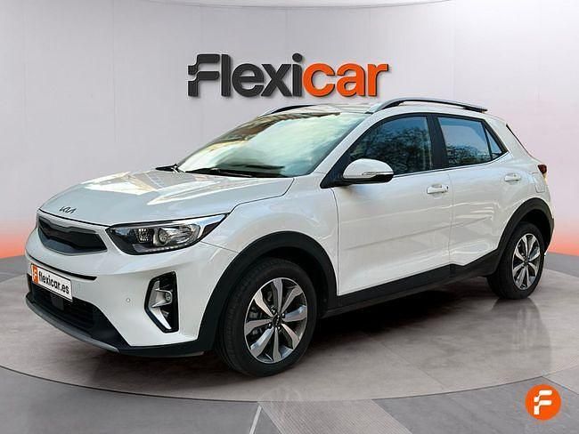 Usado Kia Stonic 84 CV (61 kW) 2022 Blanco SUV