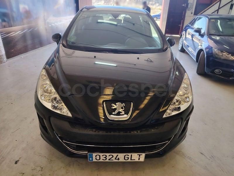 Usado Peugeot 308 120 CV (88 kW) 2009 Negro Berlina
