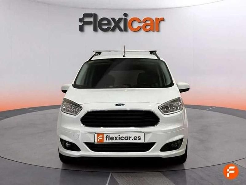 Usado Ford Tourneo Courier Ambiente 102 CV (75 kW) 2015 Blanco Monovolumen