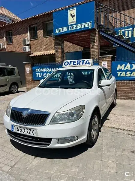 Usado Skoda Octavia 105 CV (77 kW) 2010 Blanco Berlina