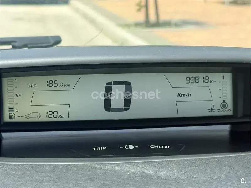 Usado Citroën C4 90 CV (66 kW) 2007 Azul Berlina
