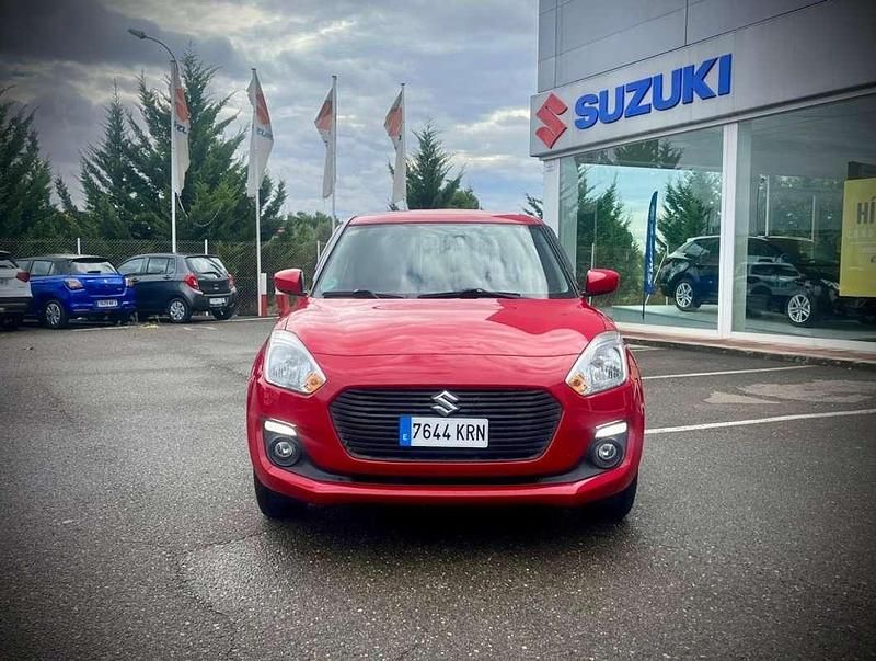 Usado Suzuki Swift 90 CV (66 kW) 2018 Rojo Berlina