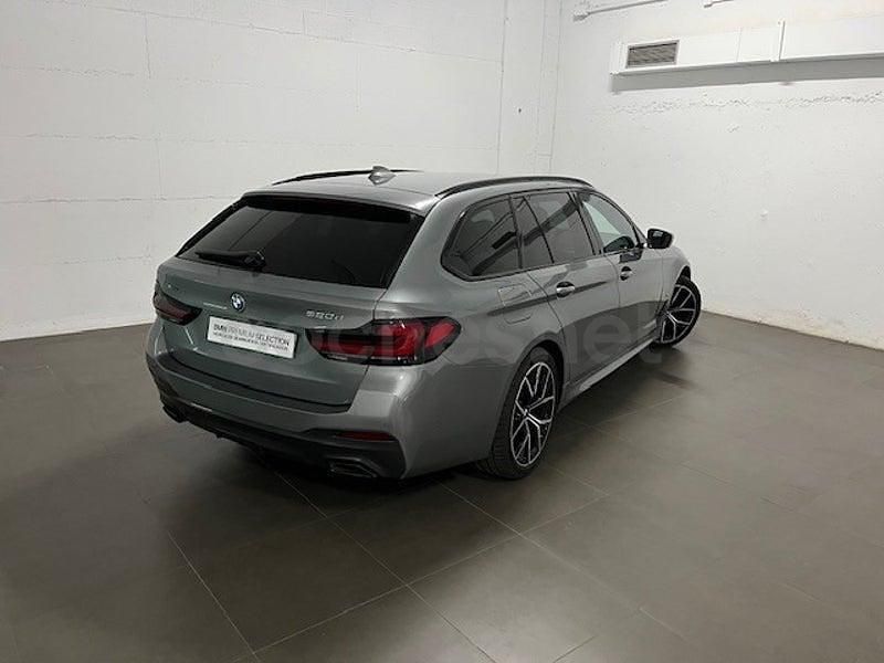 Usado BMW 520 Comfort Edition 190 CV (139 kW) 2023 Gris / plata Familiar