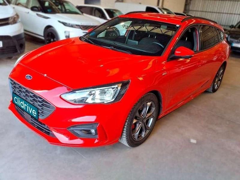 Usado Ford Focus Trend+ 125 CV (91 kW) 2021 Rojo Utilitario