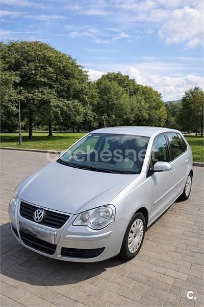 Usado VW Polo Advance 80 CV (58 kW) 2006 Gris / plata Utilitario