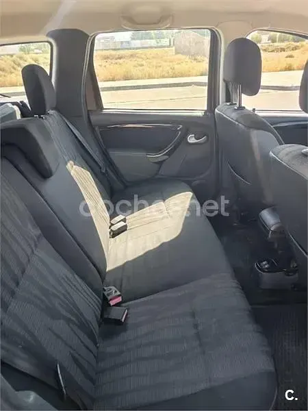 Usado Dacia Duster Lauréate 85 CV (62 kW) 2010 Marrón SUV