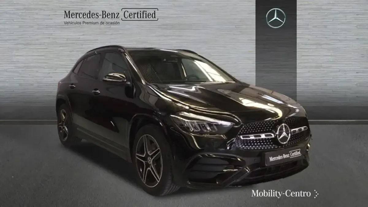 Usado Mercedes GLA200 AMG line 150 CV (110 kW) 2025 Nachtschwarz  unilack SUV