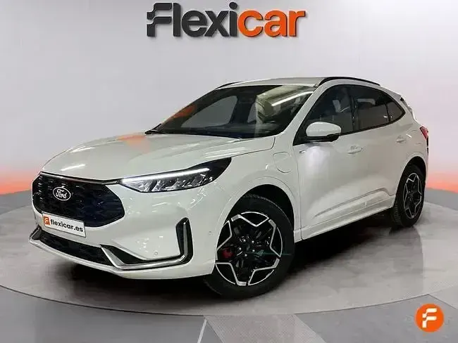 Usado Ford Kuga ST-Line X 243 CV (178 kW) 2024 Blanco SUV