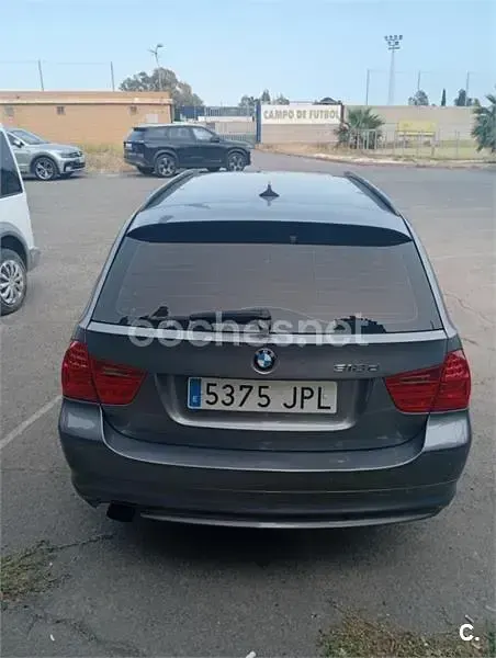 Usado BMW 318 143 CV (105 kW) 2012 Gris / plata Familiar