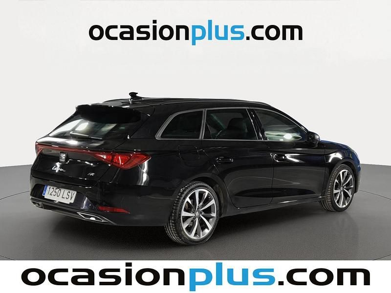 Usado Seat Leon FR 150 CV (110 kW) 2021 Negro Monovolumen