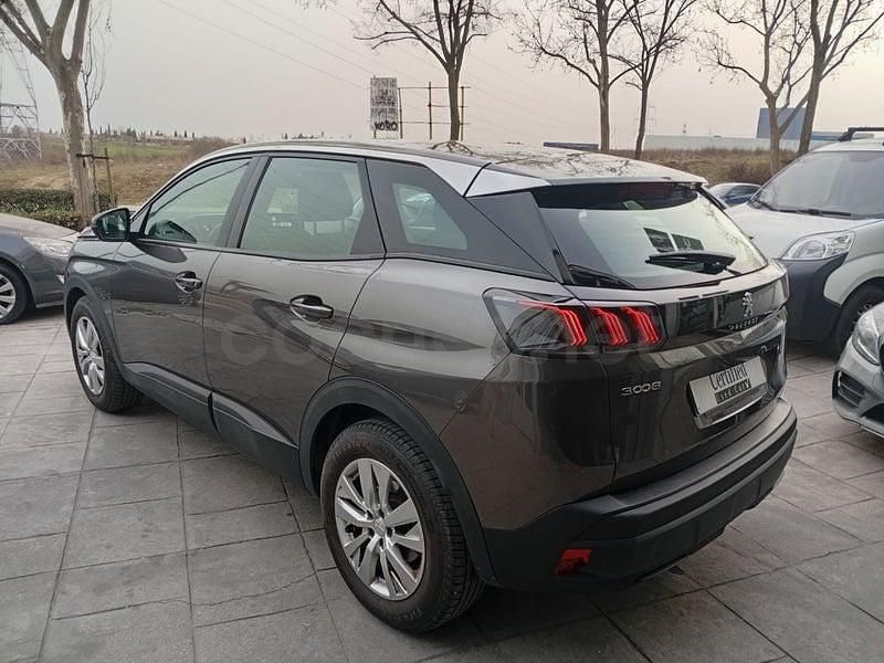 Usado Peugeot 3008 Active 131 CV (96 kW) 2021 Gris SUV