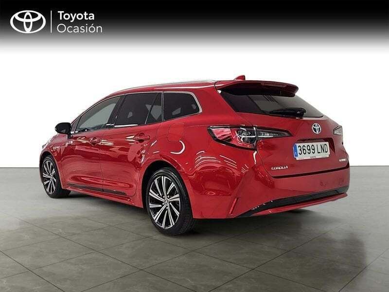 Usado Toyota Corolla Style 122 CV (89 kW) 2021 Rojo