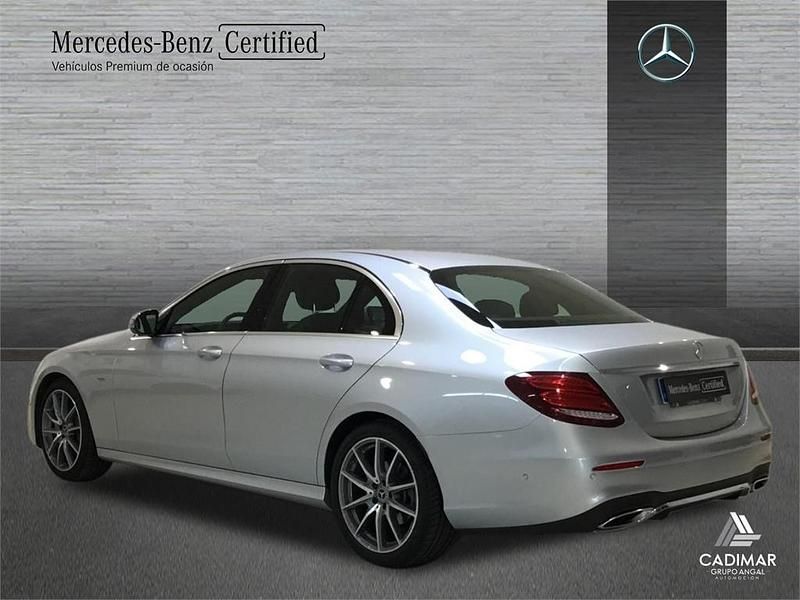 Usado Mercedes E200 AMG line 197 CV (144 kW) 2019 Gris Berlina