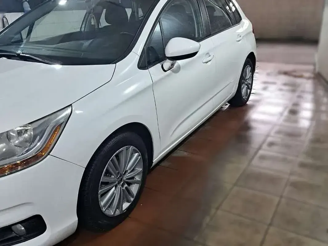 Usado Citroën C4 Tonic 95 CV (69 kW) 2013 Blanco Utilitario