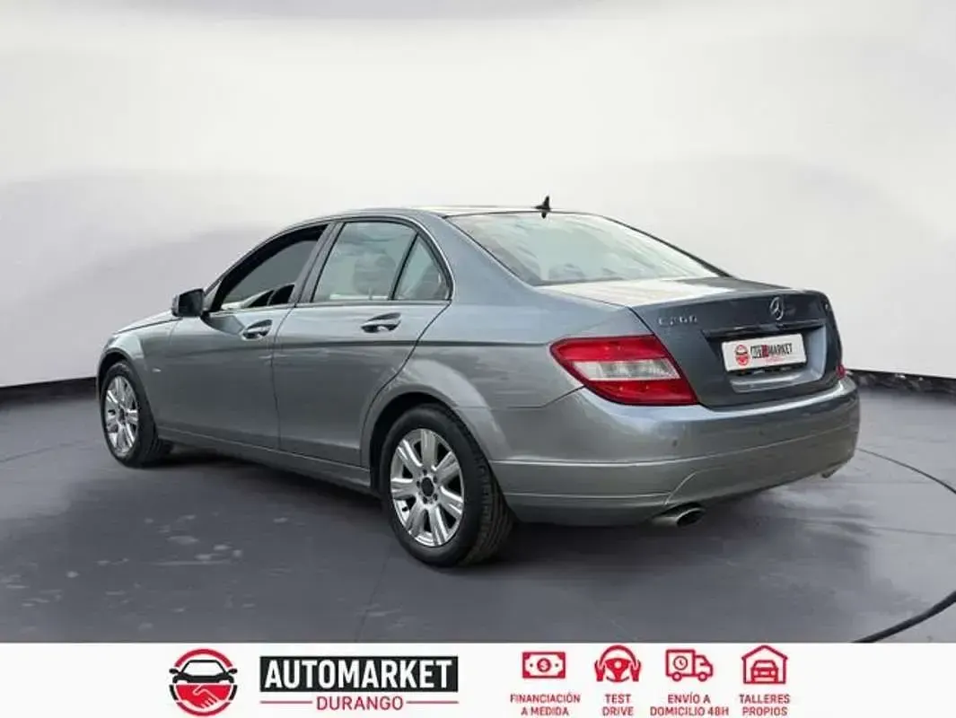 Usado Mercedes C200 136 CV (100 kW) 2010 Gris Berlina