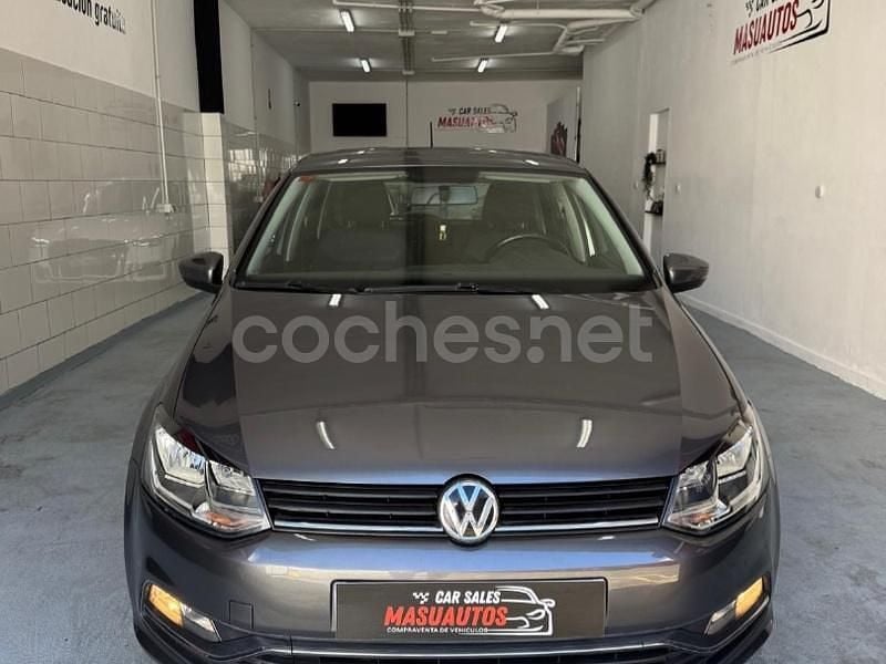 Usado VW Polo Advance 90 CV (66 kW) 2016 Gris / plata Berlina