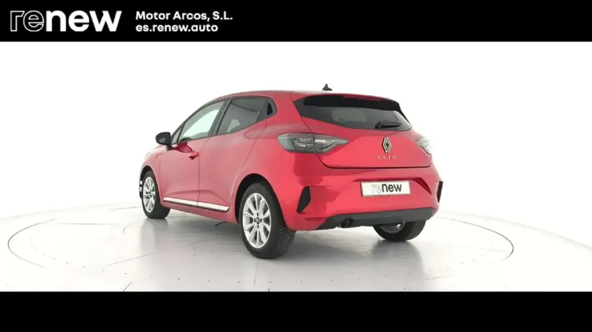 Usado Renault Clio Evolution 101 CV (74 kW) 2025 Rojo Utilitario