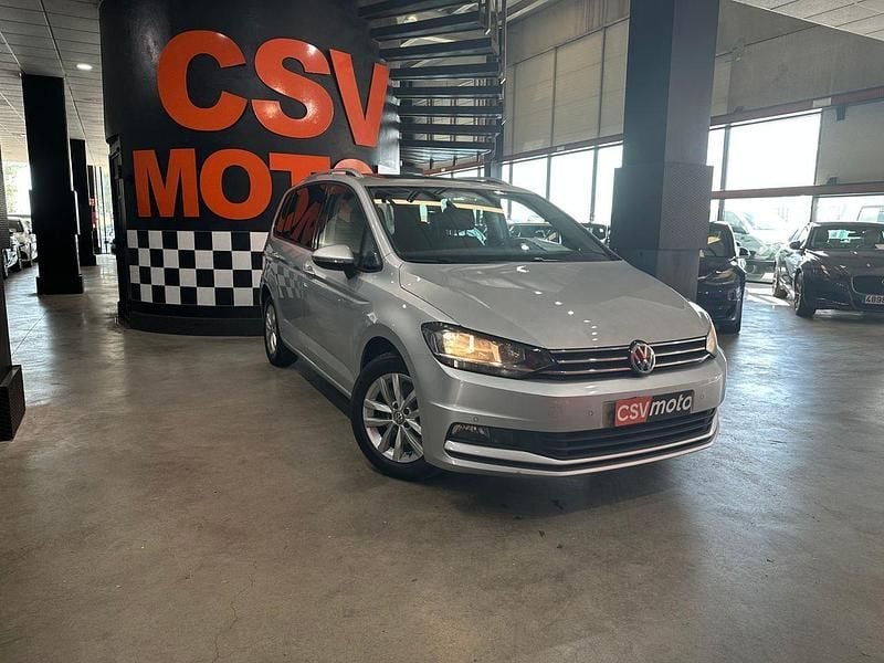 Usado VW Touran Advance 151 CV (111 kW) 2020 Gris Monovolumen