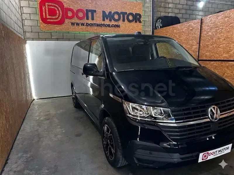 Usado VW Multivan 150 CV (110 kW) 2021 Negro Monovolumen