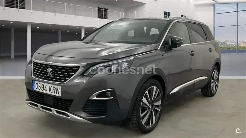 Usado Peugeot 5008 GT-line 130 CV (95 kW) 2018 Gris / plata SUV