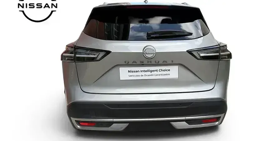 Begagnad Nissan Qashqai N-Connecta 140 HK (102 kW) 2024 Silver SUV