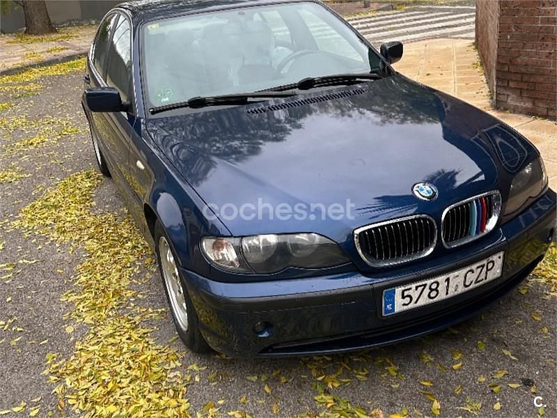 Usado BMW 318 143 CV (105 kW) 2004 Azul Berlina