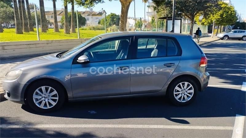 Usado VW Golf VI Highline 105 CV (77 kW) 2009 Gris / plata Utilitario