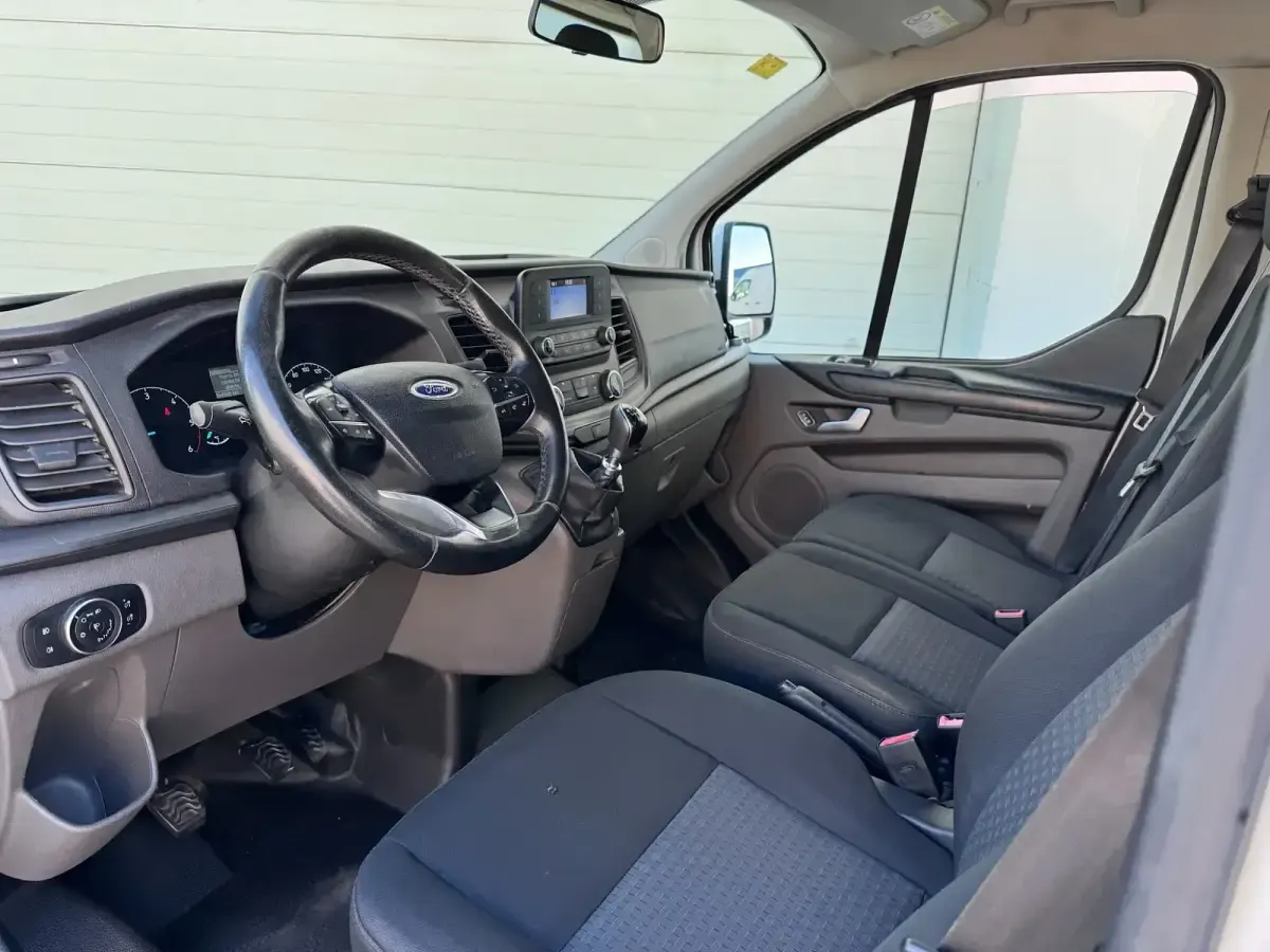 Usado Ford Transit Custom Trend 170 CV (125 kW) 2018 Blanco Familiar