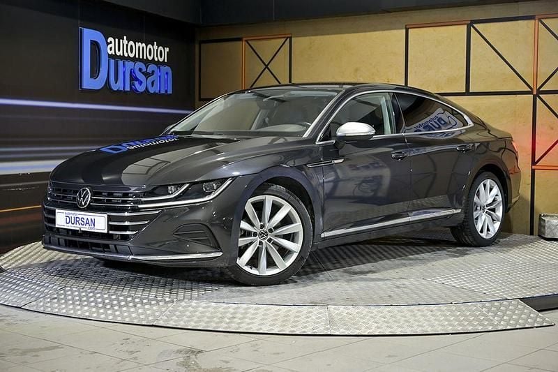 Usado VW Arteon Elegance 150 CV (110 kW) 2021 Gris Berlina