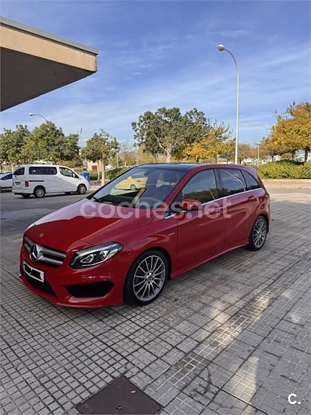 Usado Mercedes B200 156 CV (114 kW) 2019 Rojo Monovolumen