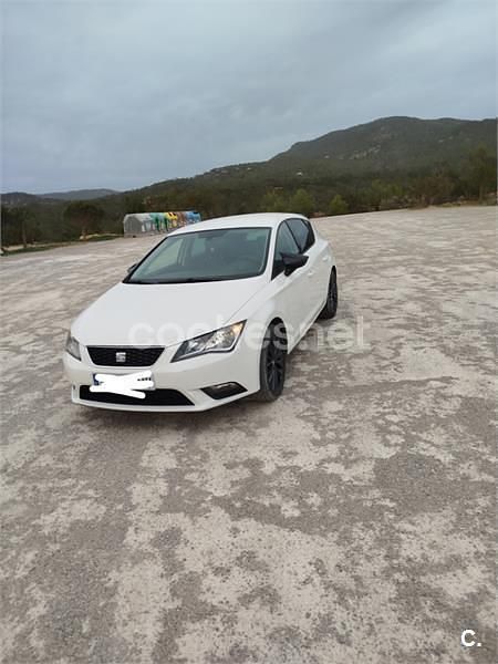 Usado Seat Leon I-Tech 105 CV (77 kW) 2015 Blanco Berlina