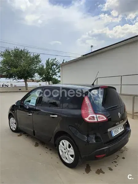 Usado Renault Scénic III Business 110 CV (80 kW) 2011 Negro Monovolumen