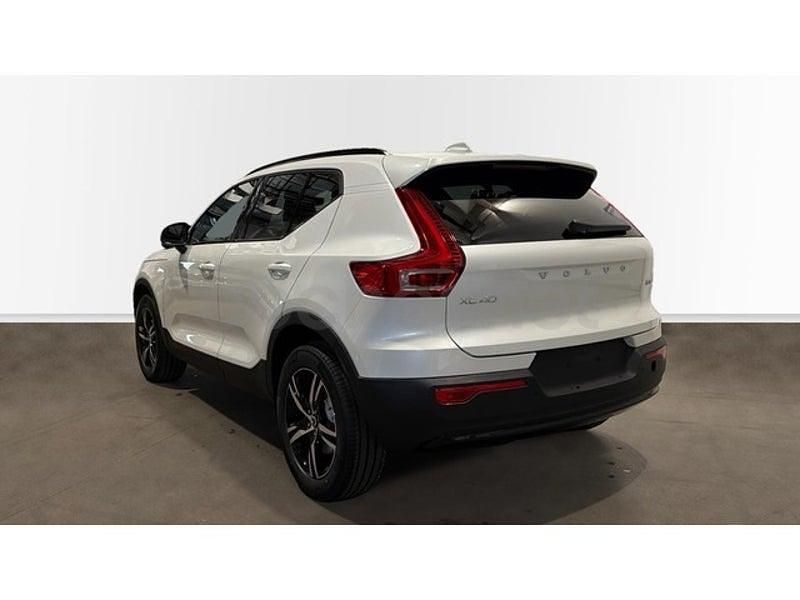 Usado Volvo XC40 Plus 163 CV (119 kW) 2025 Blanco SUV