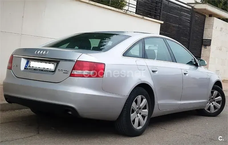 Usado Audi A6 225 CV (165 kW) 2006 Gris / plata Berlina