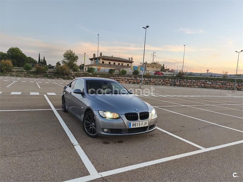 Usado BMW 325 218 CV (160 kW) 2006 Gris / plata Coupe