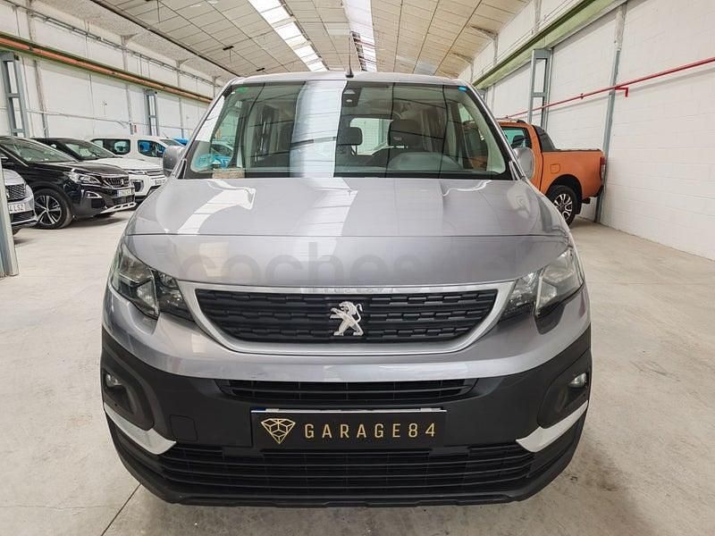 Usado Peugeot Rifter Active 100 CV (73 kW) 2021 Gris / plata Monovolumen