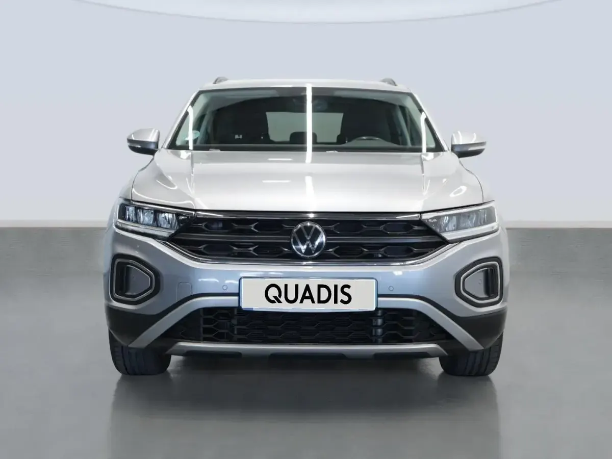 Usado VW T-Roc Life 110 CV (80 kW) 2022 Gris plata SUV