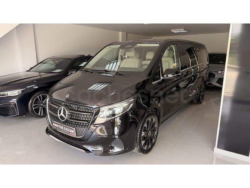 Käytetty Mercedes V220 Avantgarde 163 HP (119 kW) 2024 Musta Tila-auto