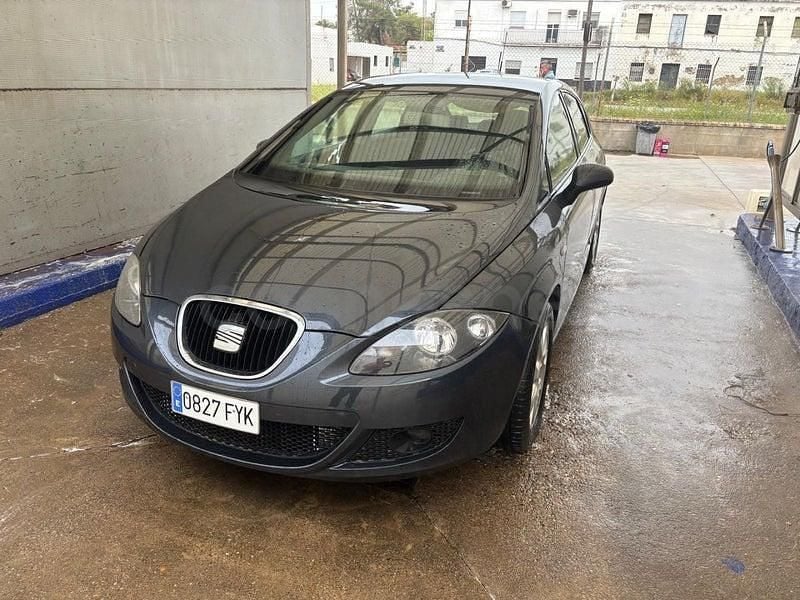 Usado Seat Leon Reference 105 CV (77 kW) 2007 Gris / plata Utilitario