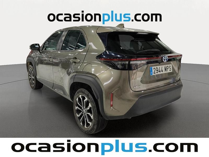 Usado Toyota Yaris Hybrid Active 116 CV (85 kW) 2024 Marrón Pickup/Camioneta