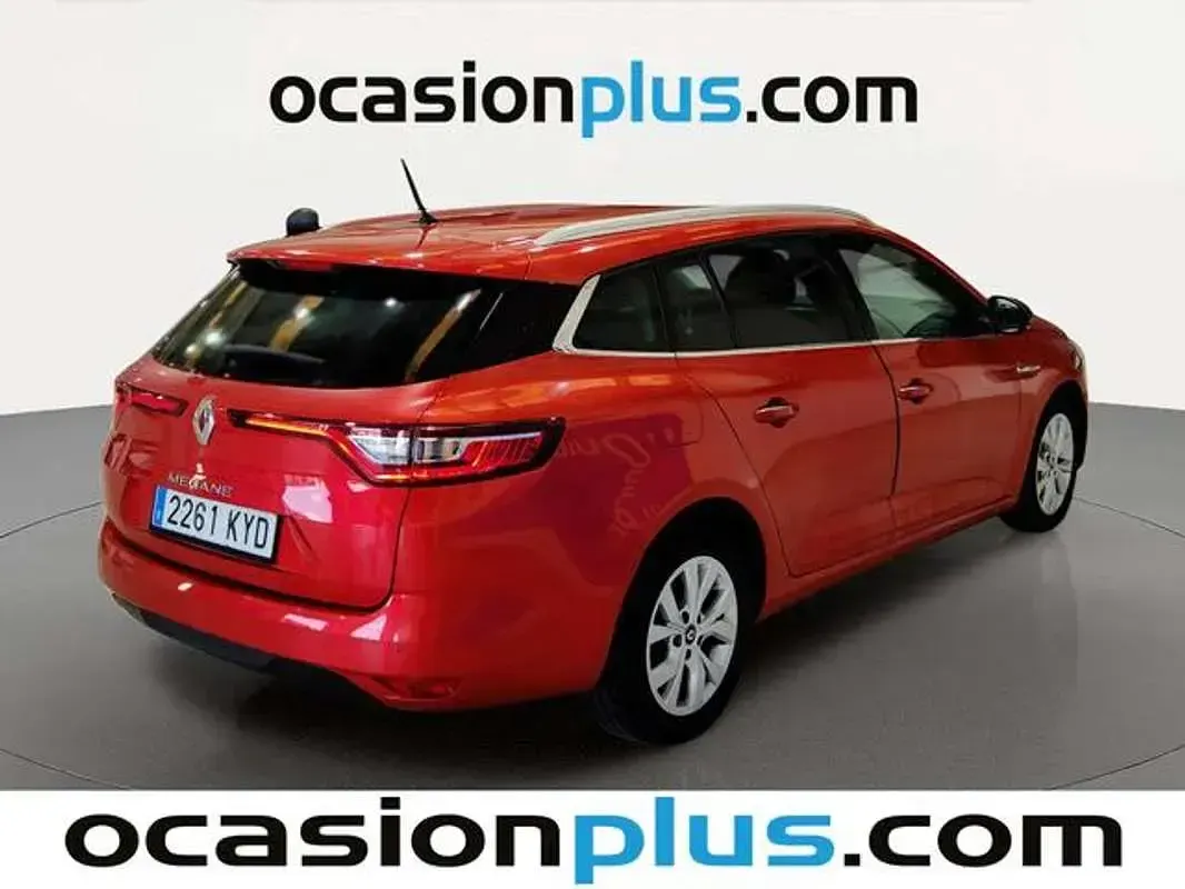 Usado Renault Mégane GrandTour LIMITED 140 CV (102 kW) 2019 Rojo Familiar