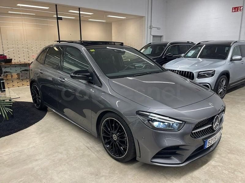 Gris / plata Usado 2019 Mercedes B220 Monovolumen | 29.900 € - Imagen 1/4