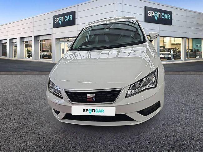 Usado Seat Leon Style 130 CV (95 kW) 2018 Blanco